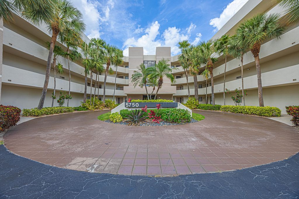 5750 Camino Del Sol 202, Boca Raton, FL 33433