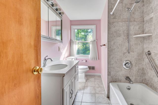808 Booth Hill Road, Shelton, CT 06484