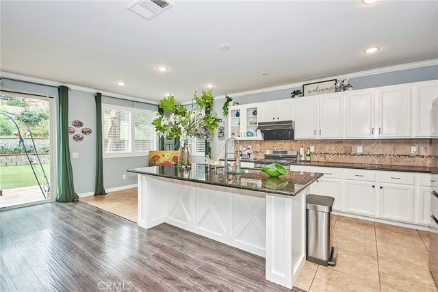 25465 Hyacinth, Corona, CA 92883