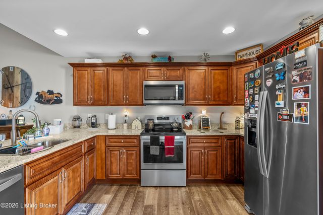 119 Sweetspire Dr, Mt Washington, KY 40047