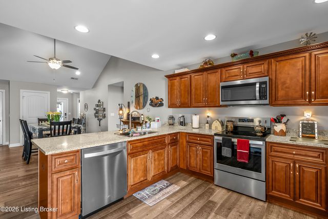119 Sweetspire Dr, Mt Washington, KY 40047