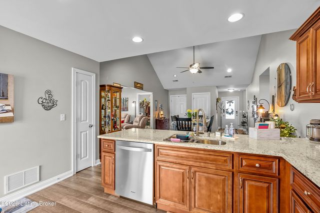 119 Sweetspire Dr, Mt Washington, KY 40047