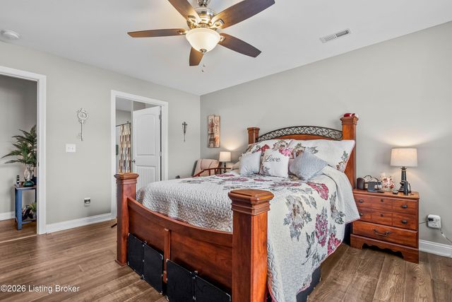 119 Sweetspire Dr, Mt Washington, KY 40047