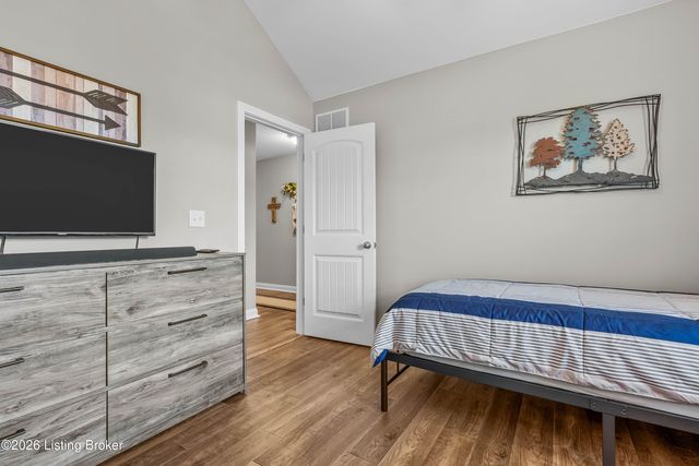 119 Sweetspire Dr, Mt Washington, KY 40047