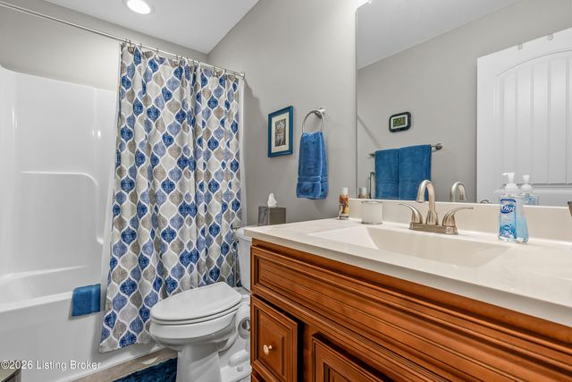 119 Sweetspire Dr, Mt Washington, KY 40047