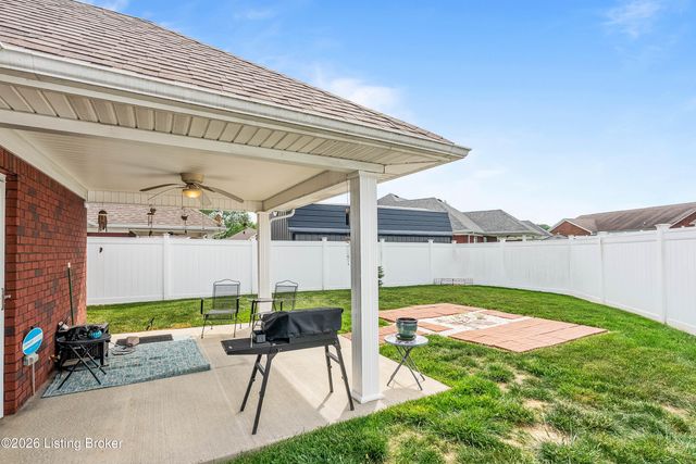 119 Sweetspire Dr, Mt Washington, KY 40047