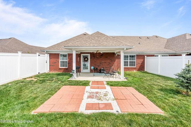 119 Sweetspire Dr, Mt Washington, KY 40047