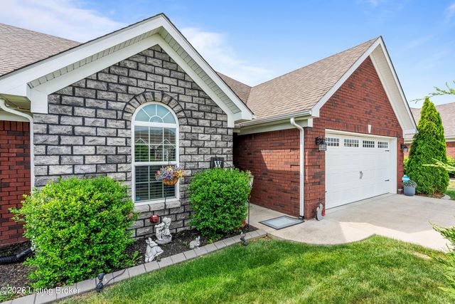 119 Sweetspire Dr, Mt Washington, KY 40047