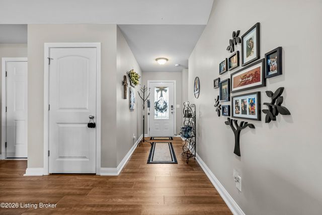 119 Sweetspire Dr, Mt Washington, KY 40047