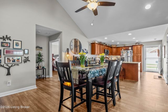 119 Sweetspire Dr, Mt Washington, KY 40047