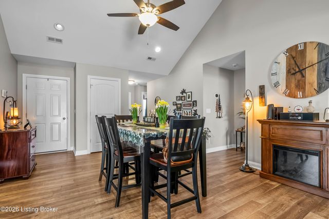 119 Sweetspire Dr, Mt Washington, KY 40047