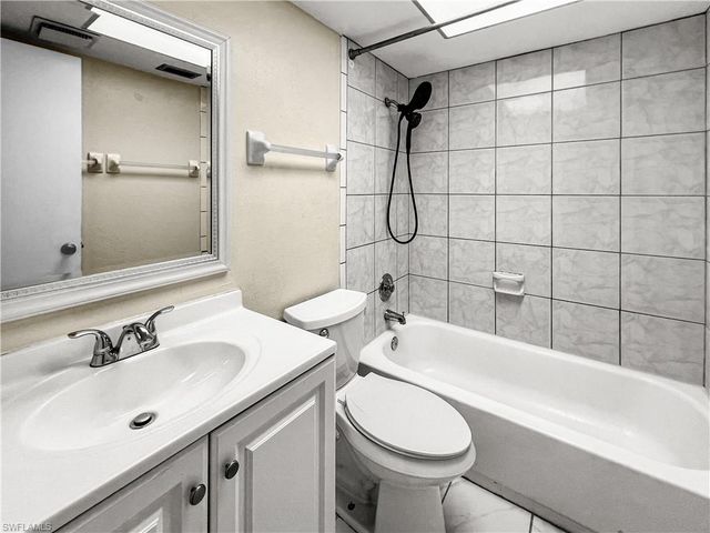 2239 Iris WAY, Fort Myers, FL 33905