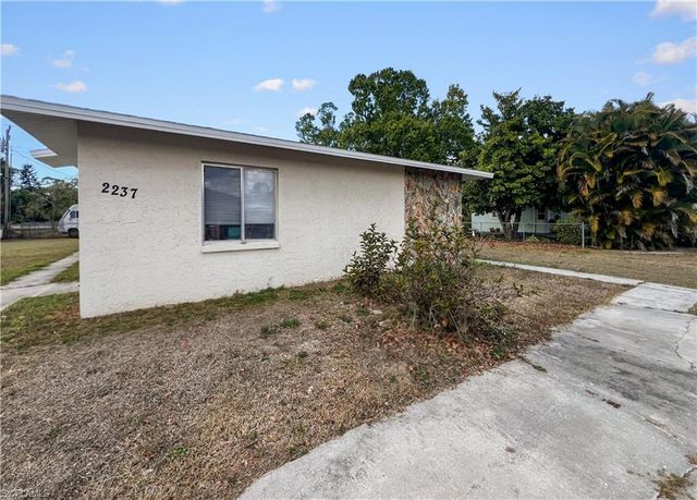 2239 Iris WAY, Fort Myers, FL 33905