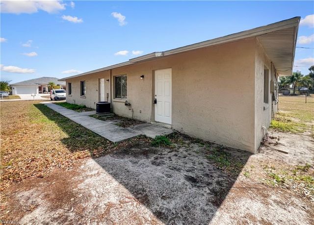 2239 Iris WAY, Fort Myers, FL 33905