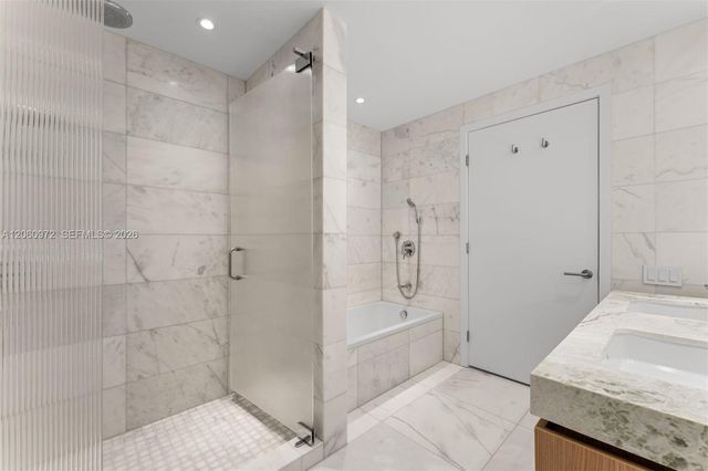 500 Alton Rd 2105, Miami Beach, FL 33139