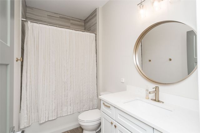 16418 Northpark Drive, Urbandale, IA 50323