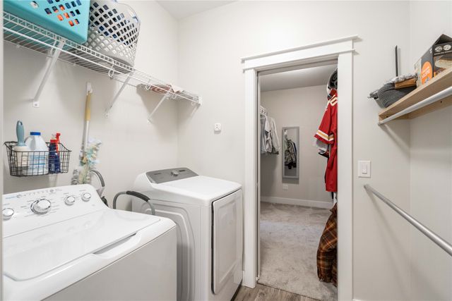 16418 Northpark Drive, Urbandale, IA 50323