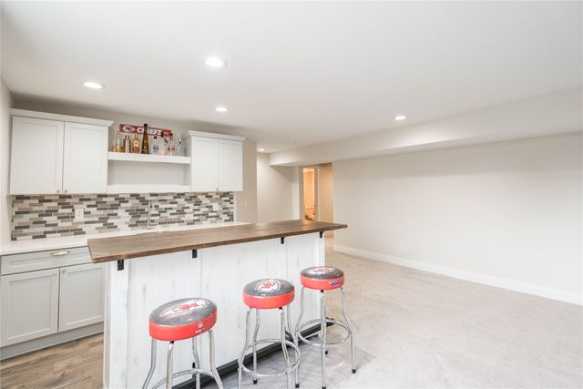 16418 Northpark Drive, Urbandale, IA 50323