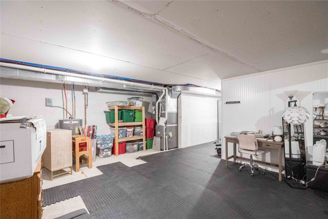 16418 Northpark Drive, Urbandale, IA 50323