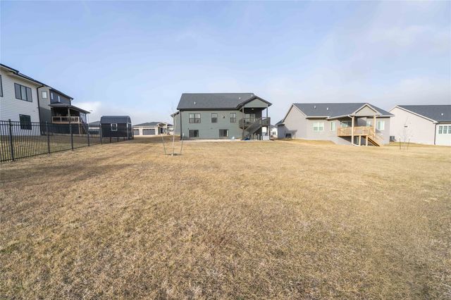 16418 Northpark Drive, Urbandale, IA 50323