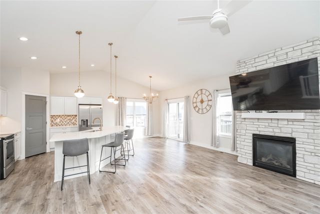 16418 Northpark Drive, Urbandale, IA 50323