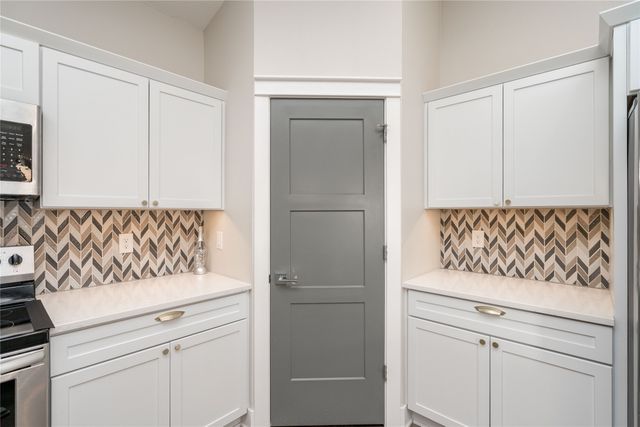 16418 Northpark Drive, Urbandale, IA 50323