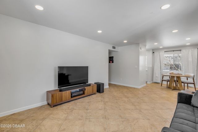 303 Ridge Blvd Apt 210, Daytona Beach, FL 32119
