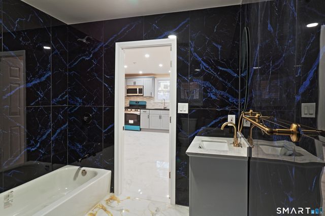 40 Elizabeth Street 2, Waterbury, CT 06704