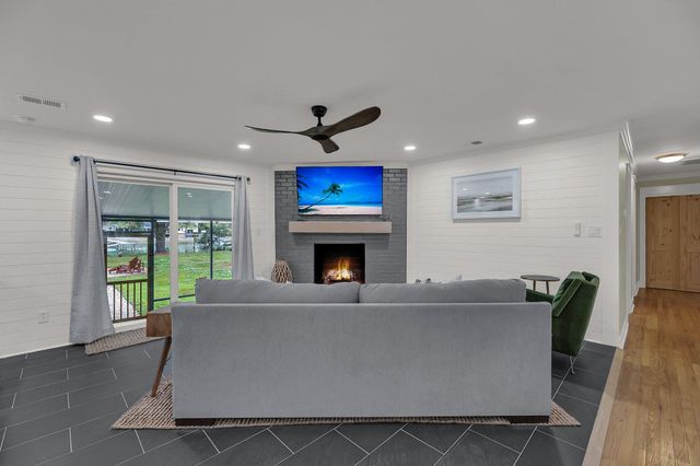 764 Creekside Drive, Charleston, SC 29412