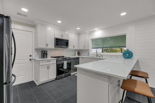 764 Creekside Drive, Charleston, SC 29412