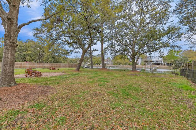 764 Creekside Drive, Charleston, SC 29412