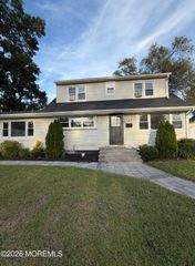 105 Roosevelt Drive, Brick, NJ 08724