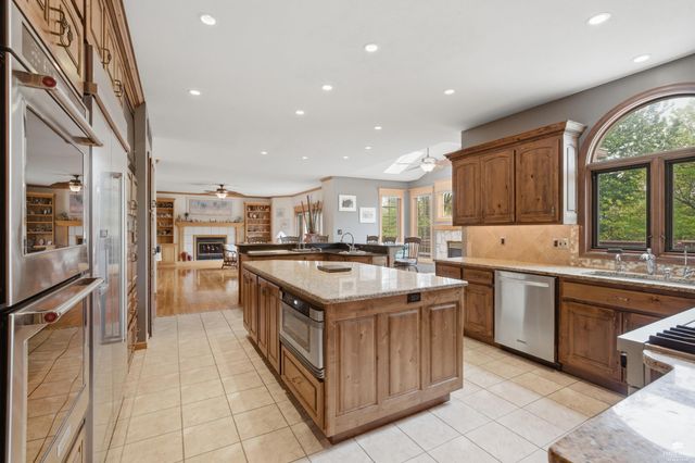 1213 Greystone Place, Manhattan, KS 66503