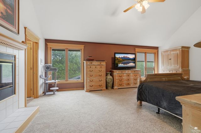 1213 Greystone Place, Manhattan, KS 66503