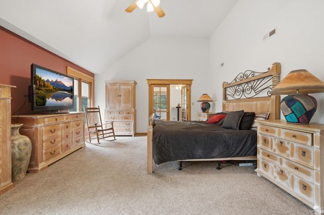1213 Greystone Place, Manhattan, KS 66503
