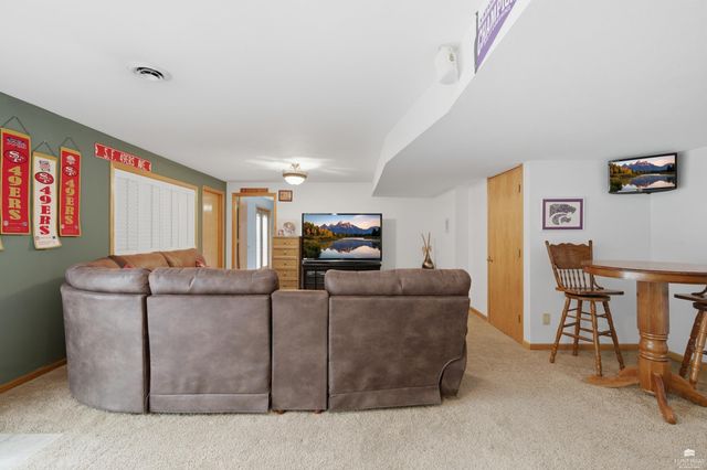 1213 Greystone Place, Manhattan, KS 66503