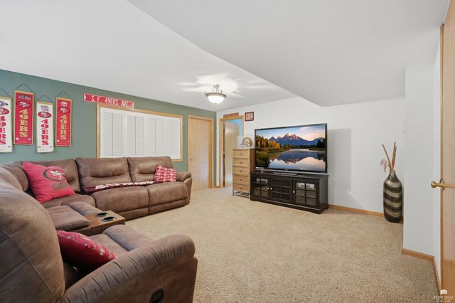 1213 Greystone Place, Manhattan, KS 66503