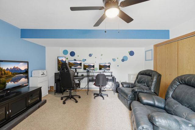 1213 Greystone Place, Manhattan, KS 66503