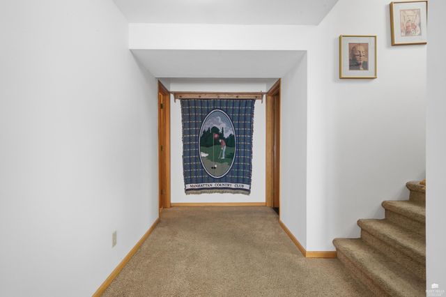 1213 Greystone Place, Manhattan, KS 66503