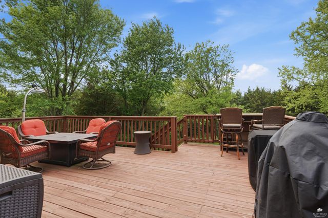 1213 Greystone Place, Manhattan, KS 66503