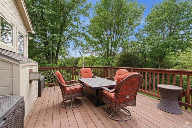1213 Greystone Place, Manhattan, KS 66503