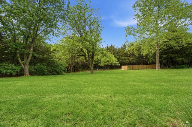 1213 Greystone Place, Manhattan, KS 66503