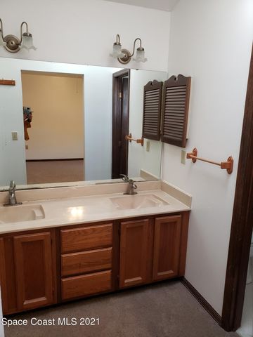 2575 Palm Lake Drive, Merritt Island, FL 32952