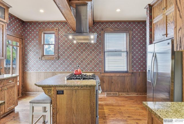1310 S 35 Avenue, Omaha, NE 68105