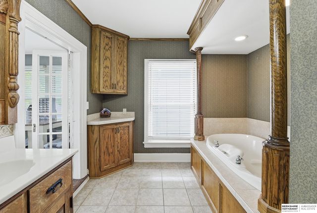 1310 S 35 Avenue, Omaha, NE 68105
