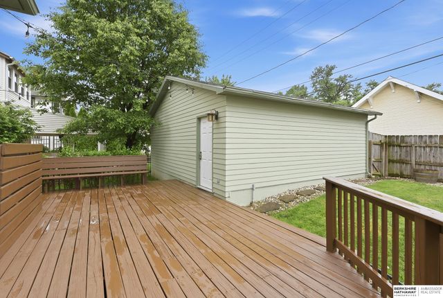 1310 S 35 Avenue, Omaha, NE 68105