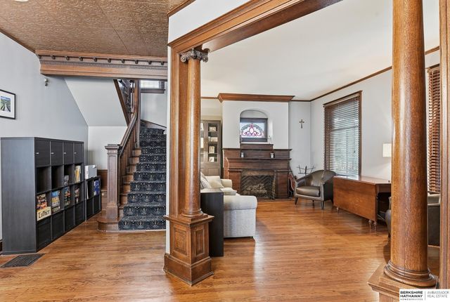 1310 S 35 Avenue, Omaha, NE 68105
