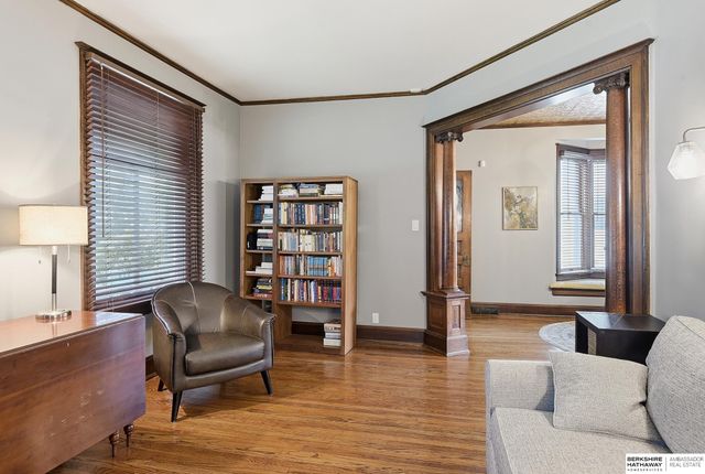1310 S 35 Avenue, Omaha, NE 68105