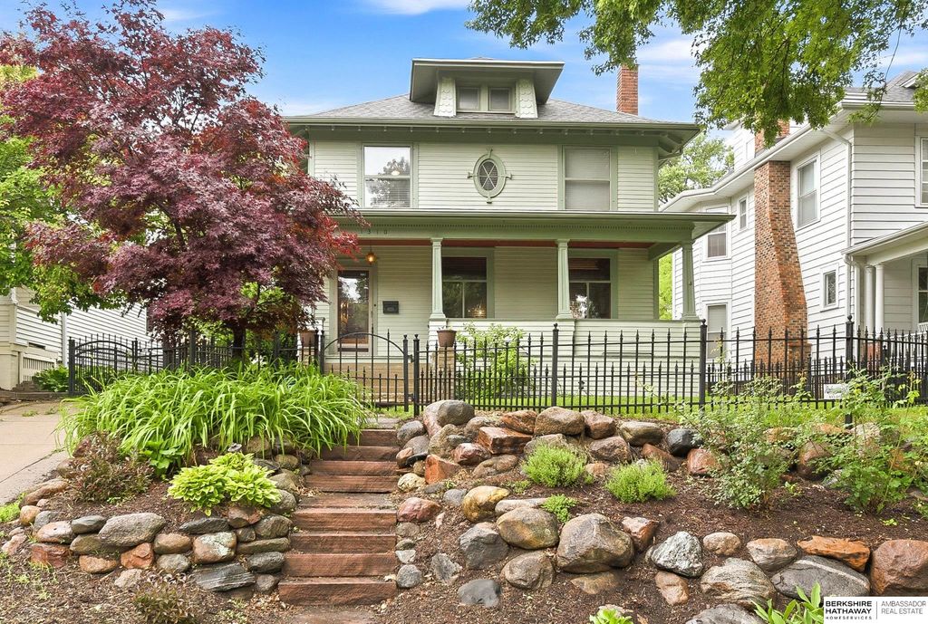 1310 S 35 Avenue, Omaha, NE 68105