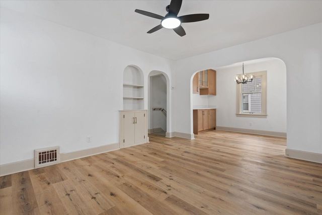 925 Harding AVENUE, Waukesha, WI 53186